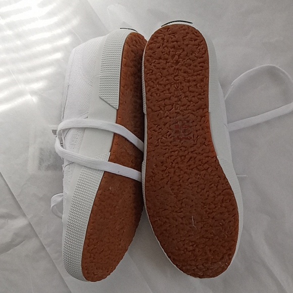 White classic canvas sneakers by SUPERGA sz 6.5 - Picture 5 of 7